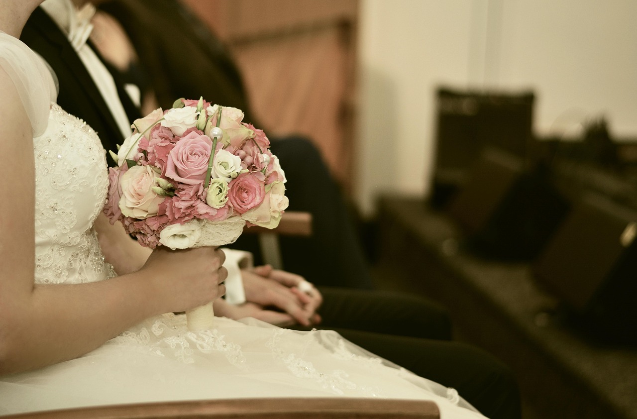 电影咱们结婚吧五月浪漫婚礼演员表解析
